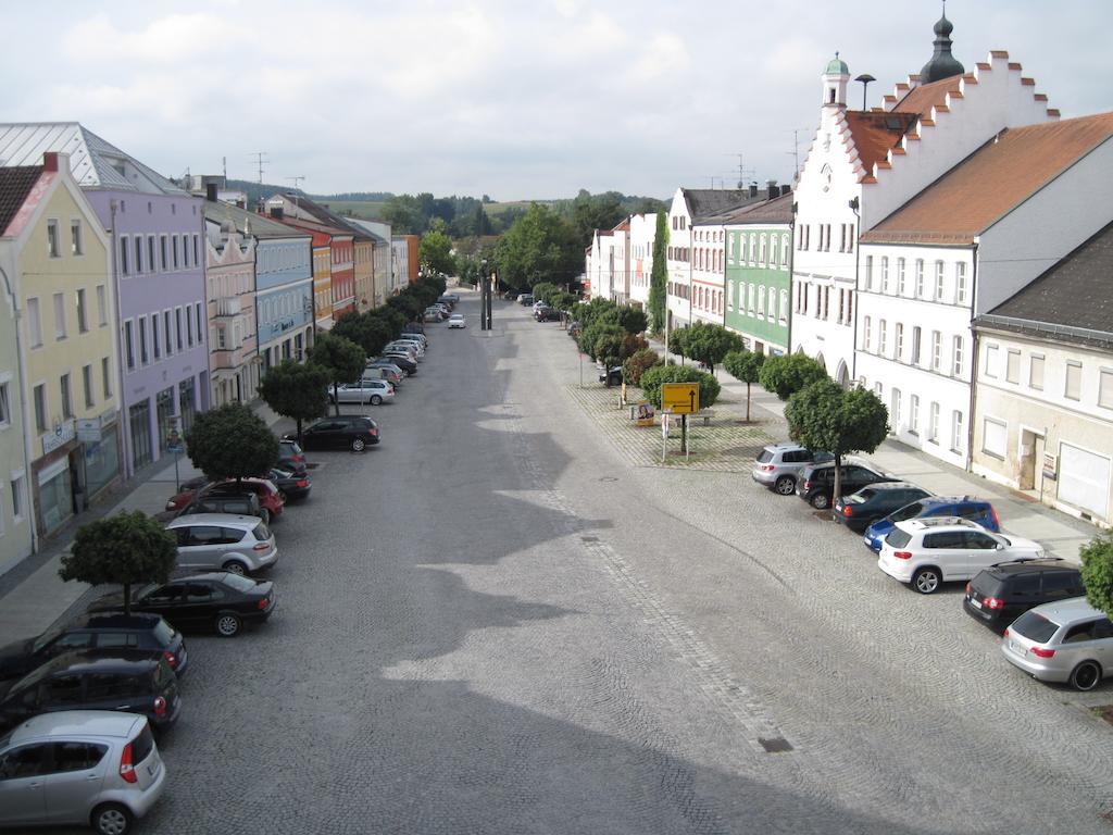 Hotel Am Marktplatz Gangkofen Zewnętrze zdjęcie